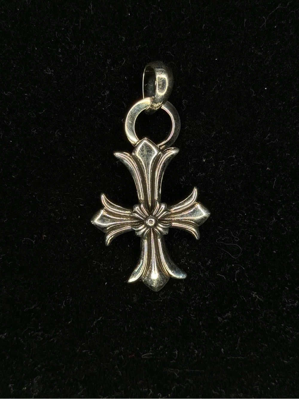 Chrome Hearts Floral Big Cross with Middle Motif Unisex Pendant